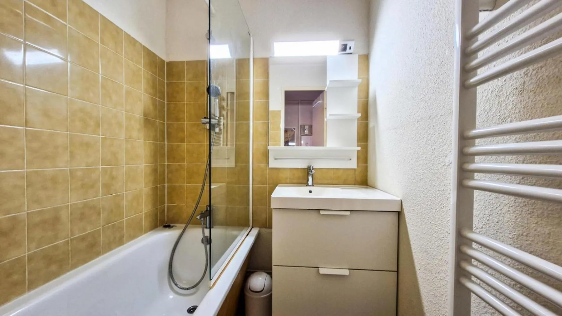 Apartment Residence Verseau - Appartement Lumineux Et Spacieux - Centre Station - Avec Cabine Et Balcon Mae-7781 Magland